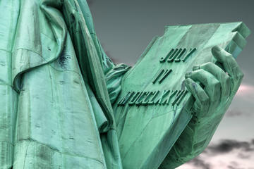 Statue of Liberty and Ellis Island Small-Group Tour in Various Languages