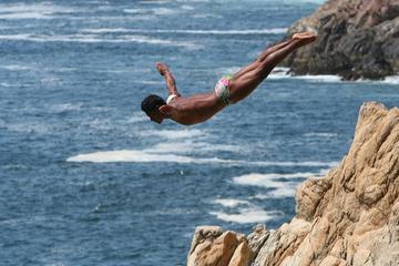 2-hour Iconic High Cliff Divers Shows in Acapulco
