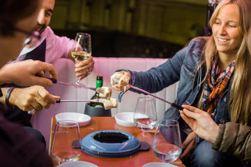 Fondue and Wine Tuk Tuk Tour in Zurich