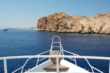 Sharm el Sheikh Shore Excursion: Red Sea Cruise and Snorkeling at Ras Mohamed National Park
