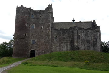 Private Shore Excursion: Doune Castle, the Trossachs, and Loch Lomond from Greenock