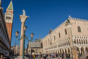 Full-day Trip to Venice from Lake Garda Including Motorboat and City Visit