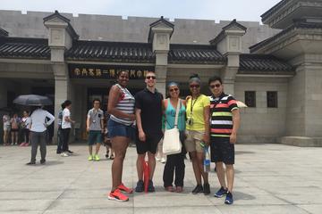 Small Group Tour of Xi'an Terracotta Warriors, Hanyangling Museum, And Tang Dynasty Show