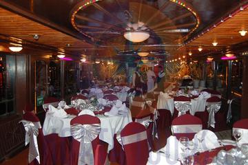 Dubai Creek Cruise with Dinner in Floating Restaurant