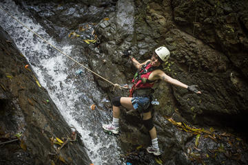 Small-Group Tour: Waterfall Rappelling, Zipline and Trek Adventure from Jaco