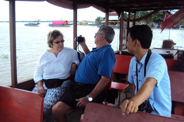 Half-Day Tonle Sap Floating Village Small Group Tour from Siem Reap