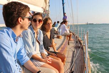 True sailing experience in exclusive wooden sailboat