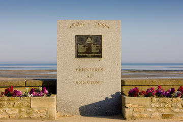 Le Havre Shore Excursion: Private Day Tour of the Juno Beach Center, Canadian Cemetery and Abbey d'Ardenne
