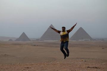 Giza pyramids and Egyptian museum day tour