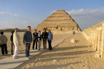 private Ancient Egypt hisotry trip to Giza pyramids sphinx Dahshour Sakkara and Memphis in Cairo or Giza hotels