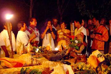 Maya Temazcal Night Ceremony from Cancun with Cenote Swim and Dinner