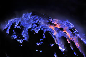 2-Day North Bali and East Java Tour with Ijen Blue Fire Trek