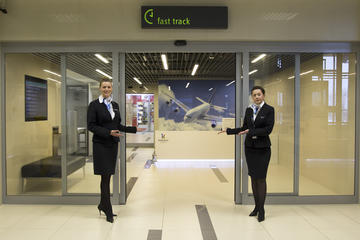 FAST TRACK  ARRIVAL & LOUNGE