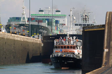 Panama Canal Partial Tour - Northbound direction