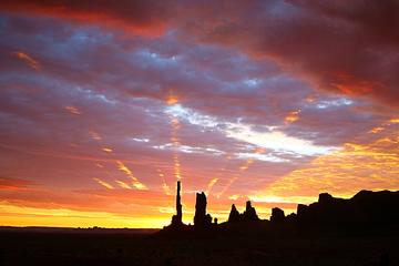 3-Hour Monument Valley Sunrise or Sunset Tour