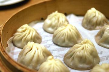 Private Full-Day Walking and Food Tour of Taipei's Yongkang District With Michelin Star Lunch