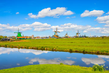 Zaanse Schans, Edam, and Volendam Day Tour with a Spanish-Speaking Guide