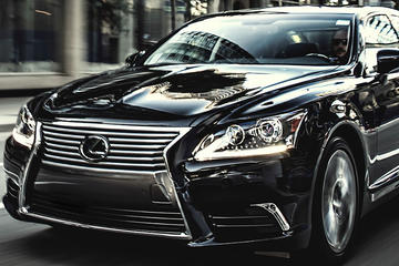 One-Way Private Transfer: Waterloo to Toronto Pearson International Airport