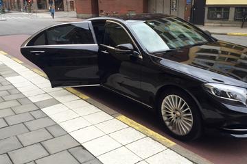 Private Transfer: Toronto Accommodations to Toronto Airport