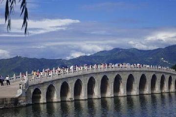Private Day Tour: Mutianyu Great Wall and Summer Palace or Hutong Tour