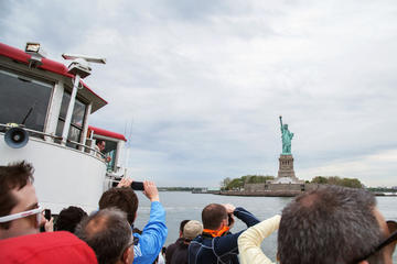 Financial District Walking Tour and Boat Tour To Statue of Liberty