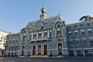 Small Group Best Deal: Panoramic Santiago city tour experience plus Viña del mar - Valparaiso - Casablanca  in Two Days from Santiago