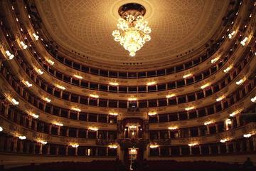Viator Exclusive: Downtown Milan Highlights Duomo La Scala and...