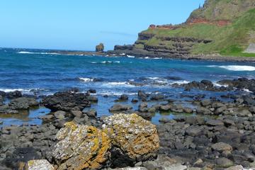 2-Day Northern Ireland Tour from Dublin by Train: Belfast, Antrim Coast Road and Giant's Causeway