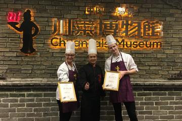 Chengdu Panda Tour and Sichuan Cuisine Experience