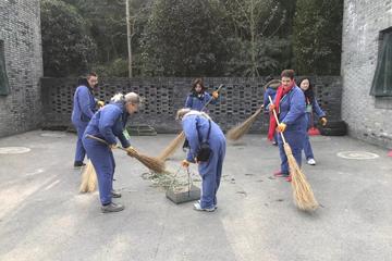 Dujiangyan Panda Base Volunteer Tour