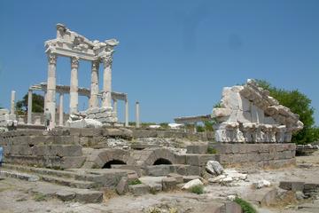 Acropolis and Acslepion of Pergamum Tour with Private Guide and Van from Izmir