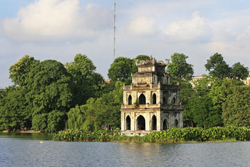 Private Half-Day Hanoi Walking Tour: Old Quarter, Bach Ma Temple and Bia Hoi Corner