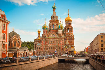 Full-Day St. Petersburg Shore Excursion: City Tour Including Peterhof and Early Admission to Hermitage Museum