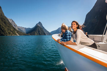 Milford Sound Cruise with Complimentary Meal or Cake