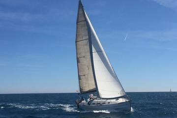 Exclusive sailing boat 2h