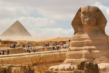 Day Tour to the Pyramids of Giza and Egyptian Museum Include lunch Private Tour