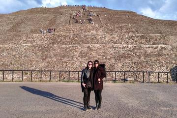 Private Tour Layover in Mexico know Teotihuacan and Guadalupe Shrine