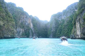 Day Tour to Phi Phi Islands by Speed Boat from Krabi