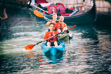 Kayak tour in Murano glass furnace 2018