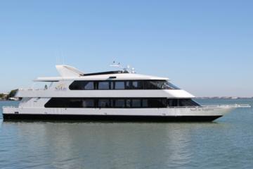 1.5-2 Hour Daytime Yacht Sightseeing Cruise with Optional Dining St. Petersburg