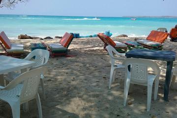 Baru and Playa Blanca Transportation and Lunch from Cartagena