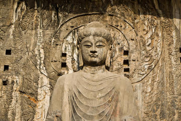 Private Day Tour of Luoyang Shaolin Temple and Longmen Grottoes Including Lunch