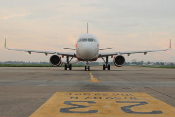 Private Pick up or Drop off Tan Son Nhat Airport