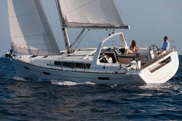 2-Hour Small Group Cruise from Barcelona