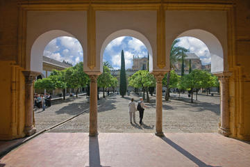 Mosque and Jewish Quarter Walking Tour Evening