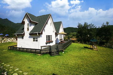 2 -Day Mount Seorak and Nami Island, East coast package Tour  incuding Garden BBQ