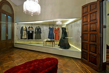 Walking Tour of Buenos Aires with Evita Peron Museum