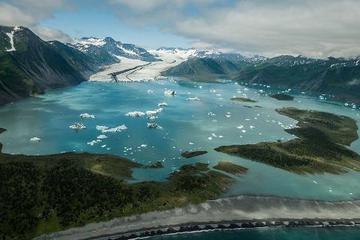 Bear Glacier 30-Minute Helicopter Flight from Seward