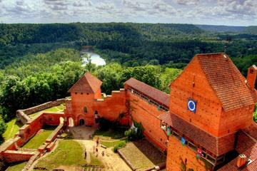 Private Full-Day Culture and Food Tour to Sigulda and Cesis