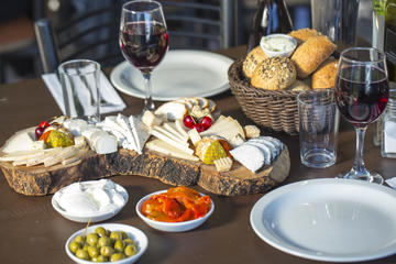 Taormina Street Food Walking Tour in Small Group